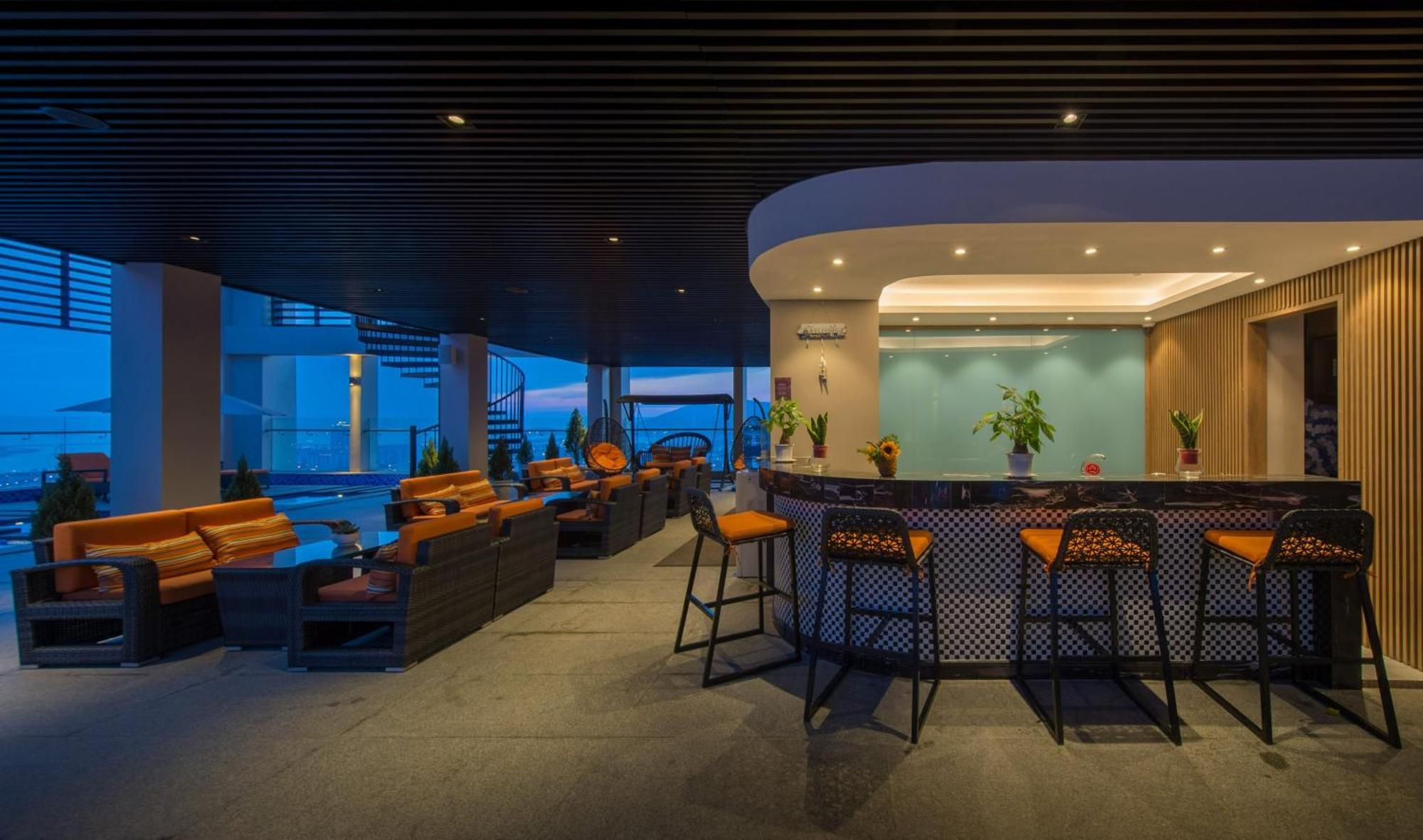 Luxury Apartment - Rooftop Swimming Pool - Beach Front - Hinata Apartment Da Nang Zewnętrze zdjęcie