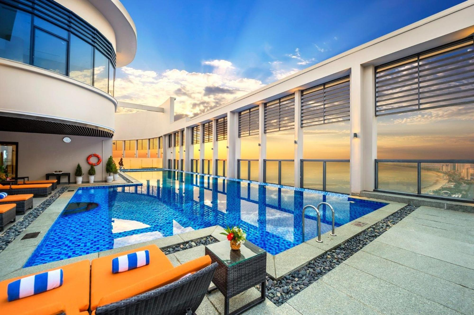Luxury Apartment - Rooftop Swimming Pool - Beach Front - Hinata Apartment Da Nang Zewnętrze zdjęcie