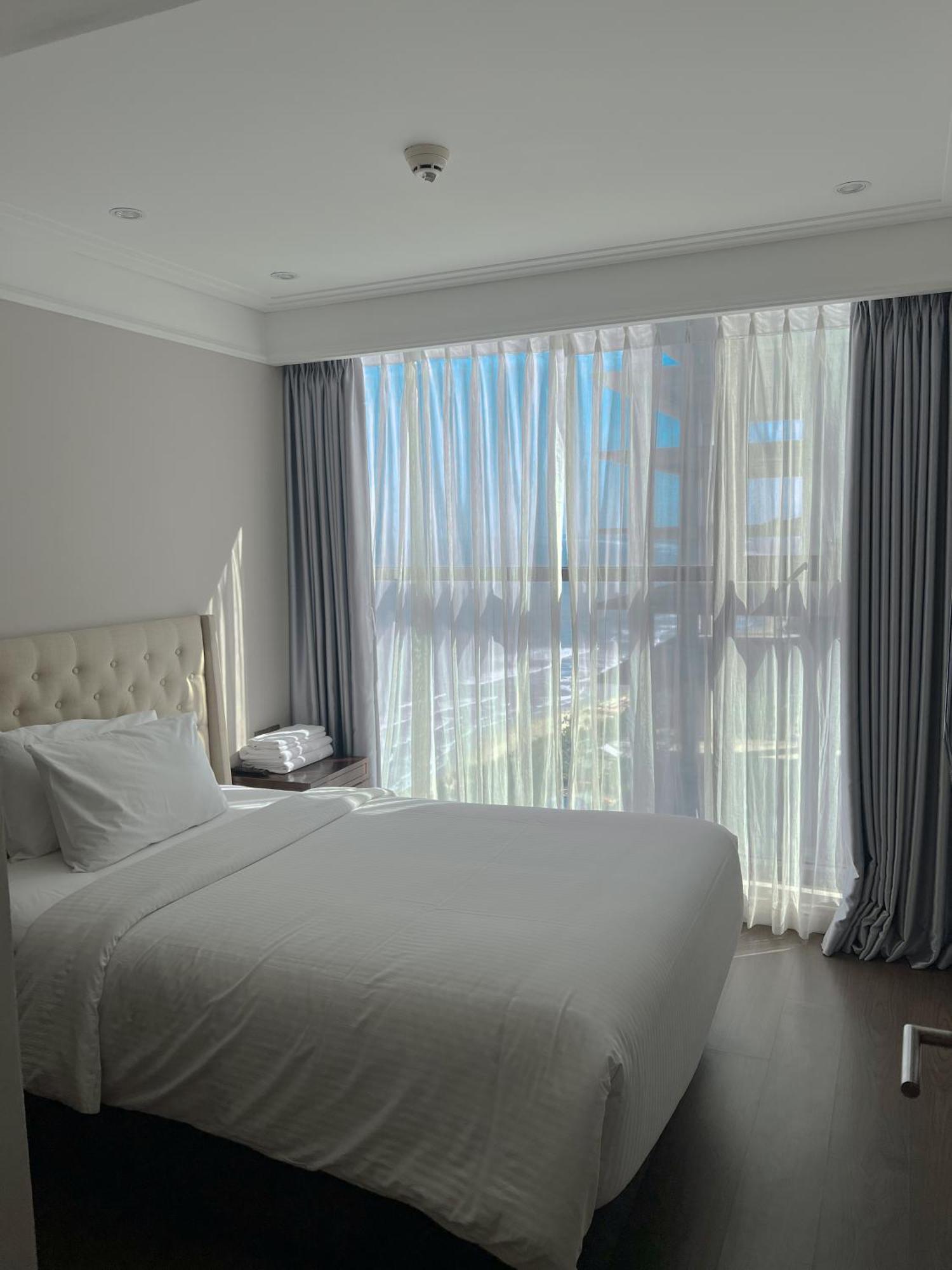Luxury Apartment - Rooftop Swimming Pool - Beach Front - Hinata Apartment Da Nang Zewnętrze zdjęcie